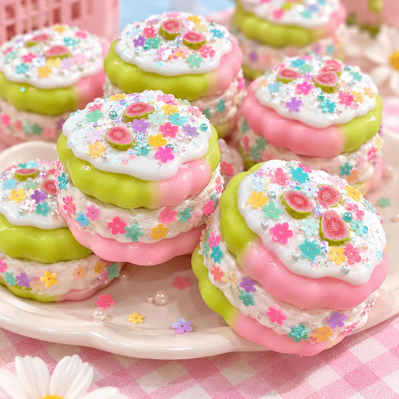 Crispy Cake Squishy, DIY Squishy Toy, Squishy Toy, Stress Relief Toy, Fidget Toy, Sensory Toy, crackling sound squishy, satisfying sensory play, squeezable toy, relaxing desk toy, food-inspired squishy, DIY crafts